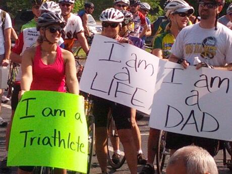Cyclists rally in support of Randy Murdick
