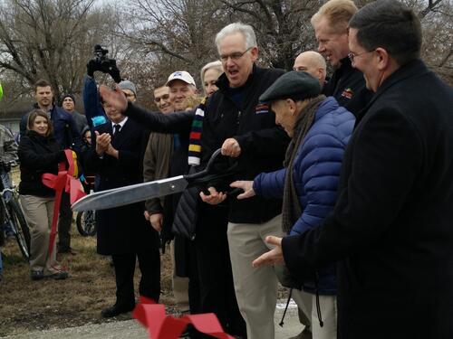 Governor Nixon cuts the ribbon to open Rock Island Trail State Park