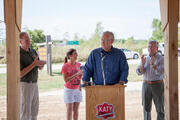 Governor Nixon speaks to trail supporters